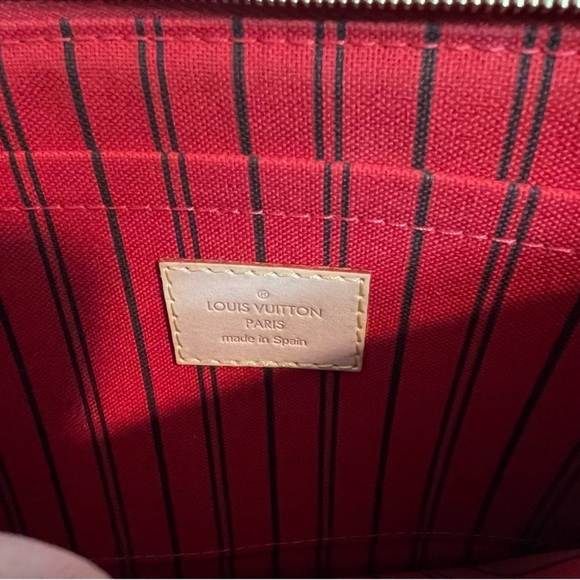 Louis Vuitton Monogram Large Pochette Clutch - Picture 4 of 8